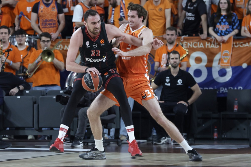 "Ludnica" u Valensiji, tragičar Furnije, Olimpijakos pao na 2,7 sekundi pre kraja - Barsa "rešila" Efes